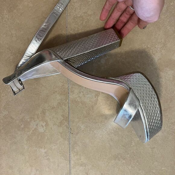 Pre loved bamboo platform heels 💫 - Picture 4 of 5